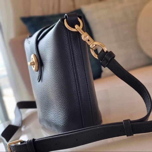 COACH Addie Crossbody 🌸🌹🌺 - Picture 4 of 6